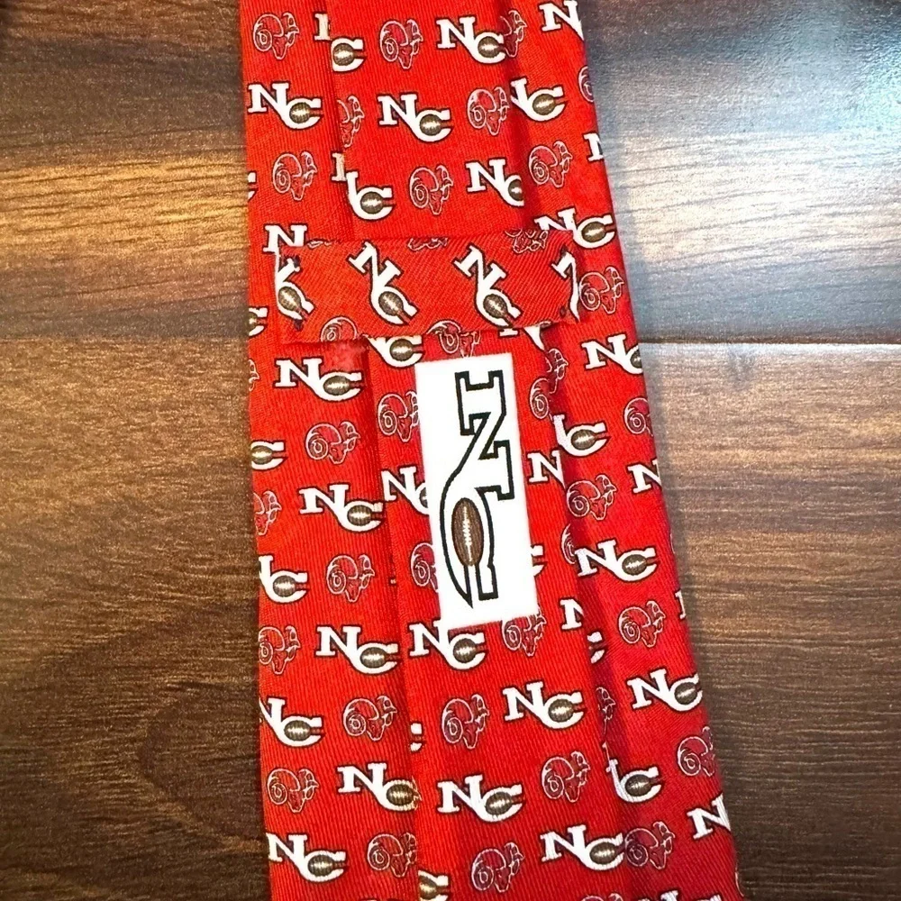 VINEYARD VINES Red Silk Necktie